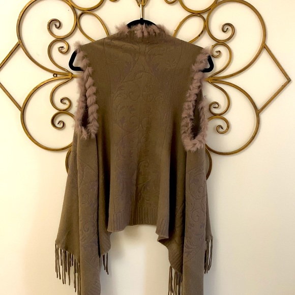 Vest by KENING - Picture 3 of 6